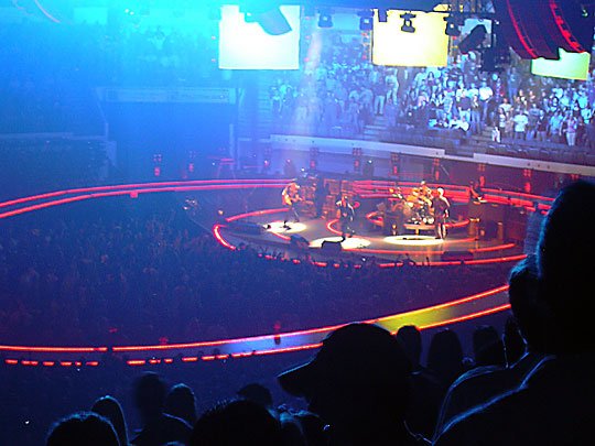 U2 in San Diego, opening 2005, red rings