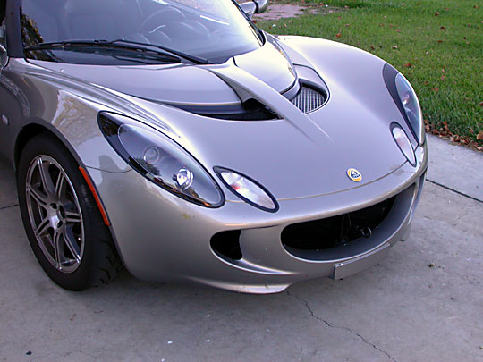 no grilles in front and mesh on radiator exit Elise