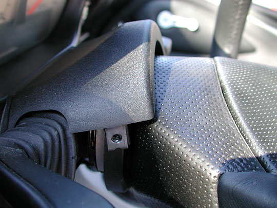 plastic surround for steering wheel hub