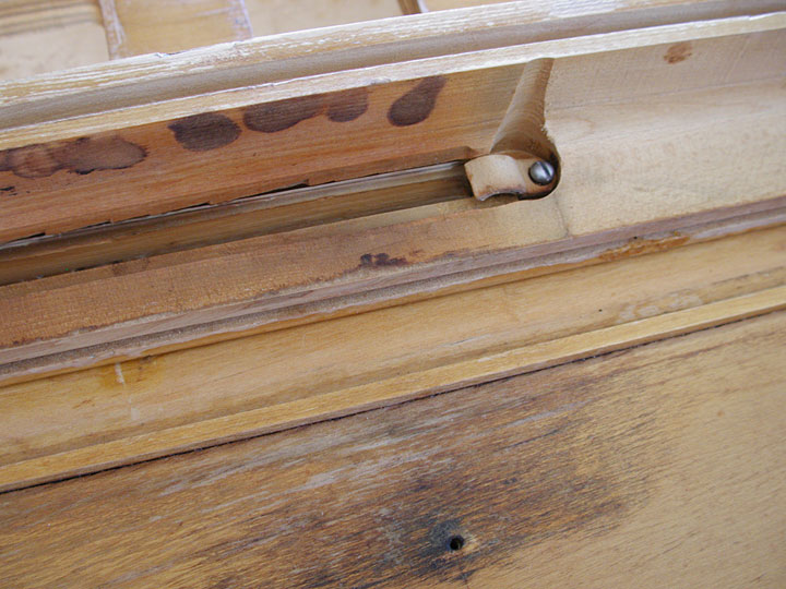 light slot in front moulding