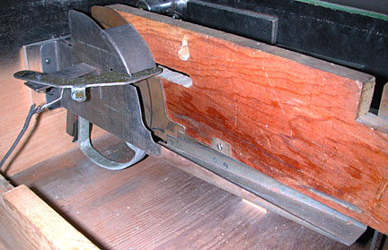 ball return tray