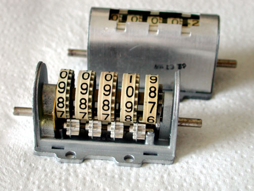 animated primary image
