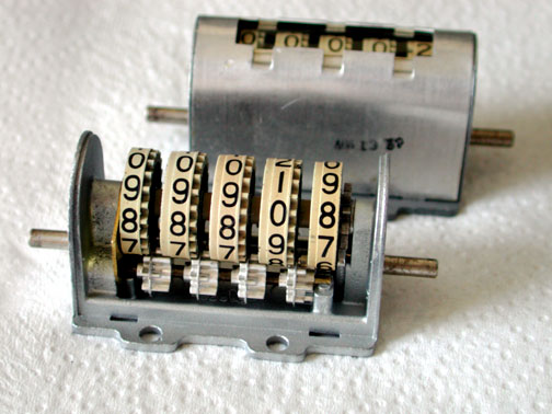 animated primary image