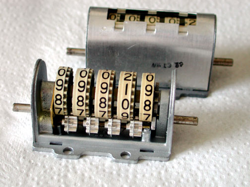 animated primary image